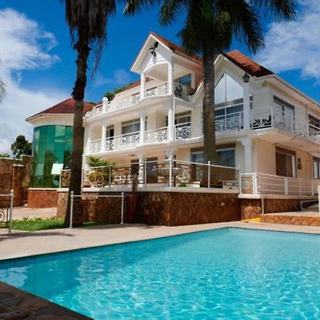 Ivory Castle Limited Hotel Kampala Ngoại thất bức ảnh