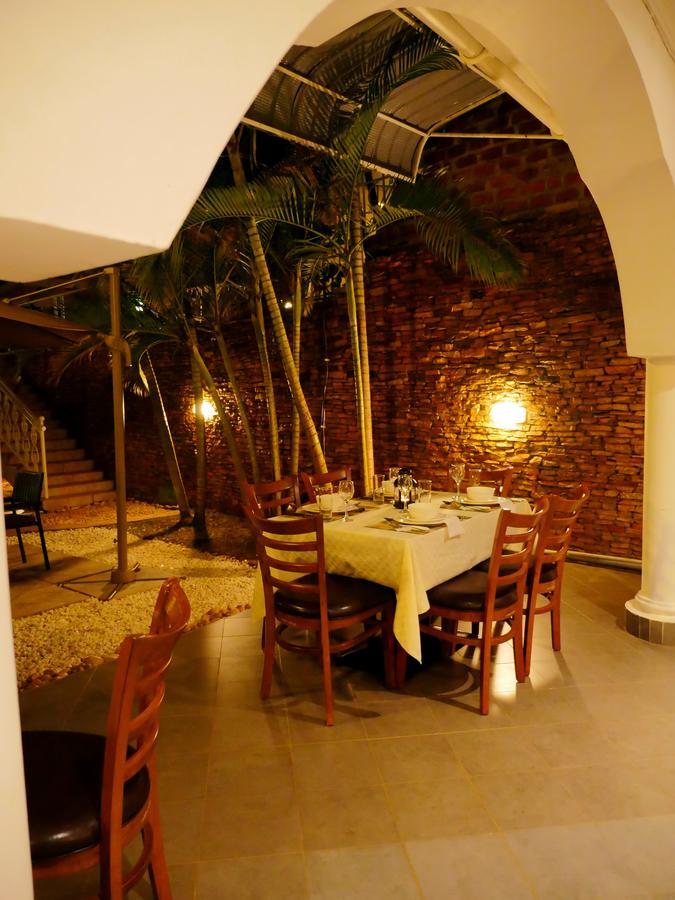 Ivory Castle Limited Hotel Kampala Ngoại thất bức ảnh