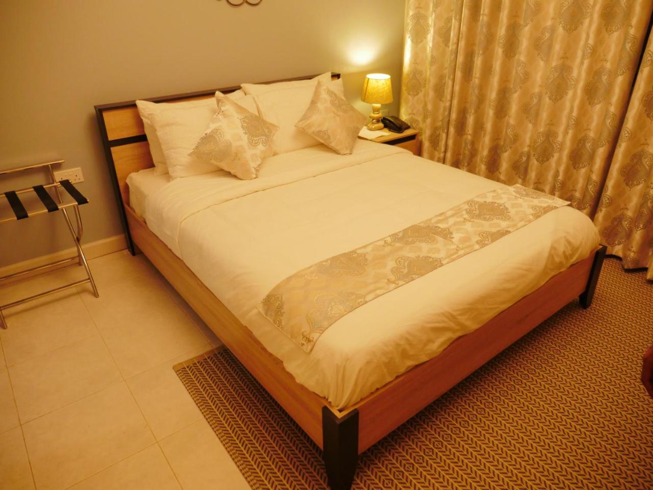 Ivory Castle Limited Hotel Kampala Ngoại thất bức ảnh