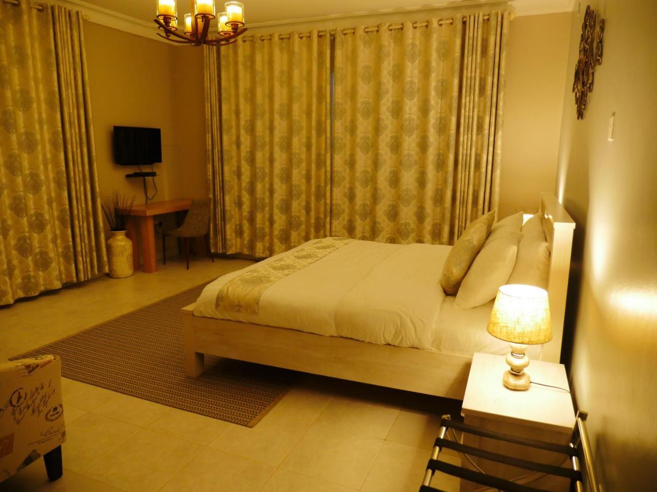 Ivory Castle Limited Hotel Kampala Ngoại thất bức ảnh